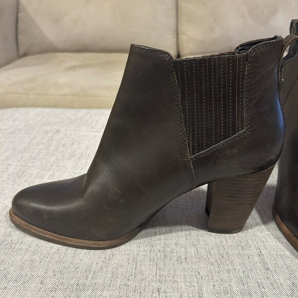Ugg Leather Ankle Boot Size 9 - Picture 4 of 10